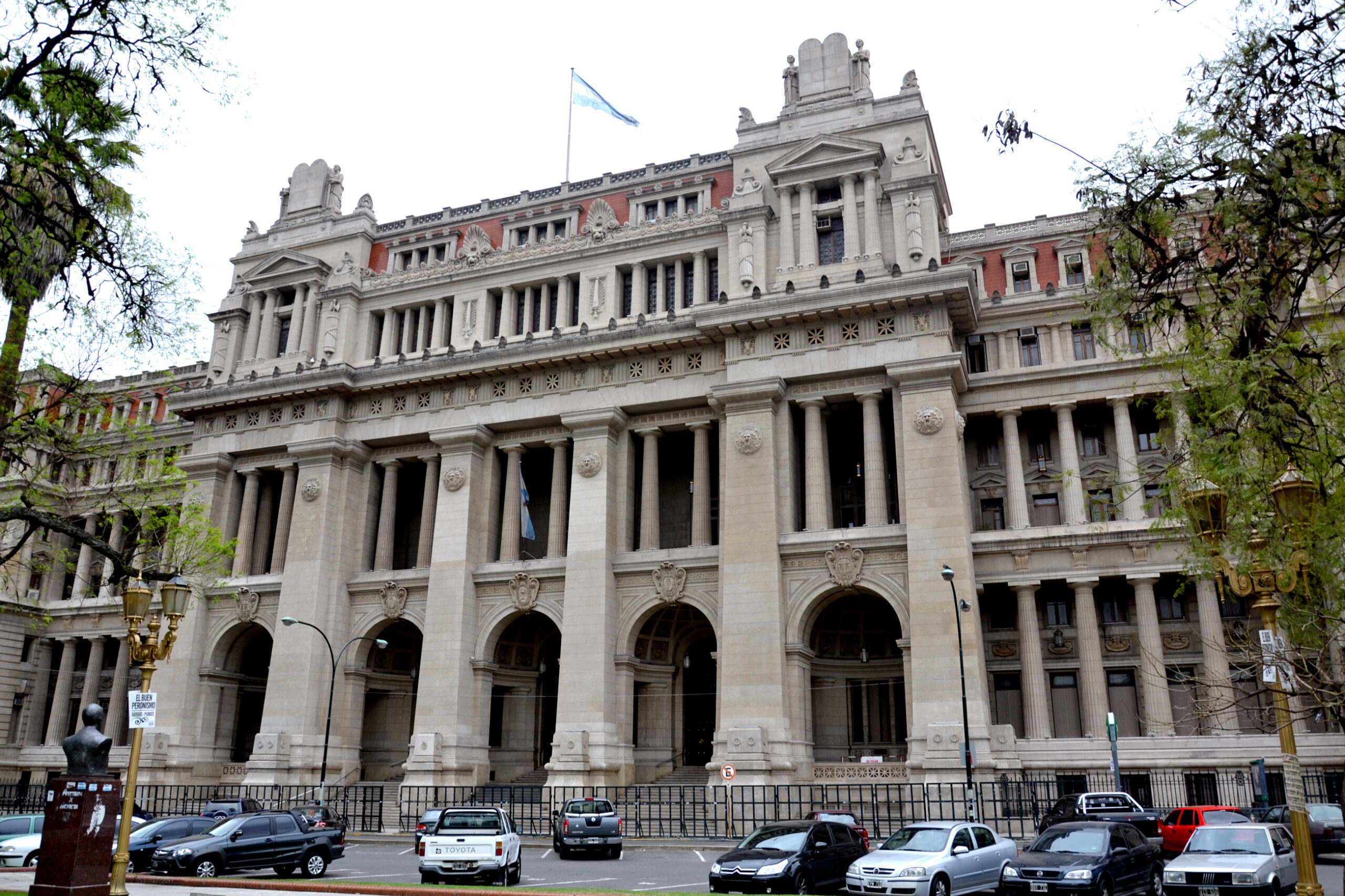 la corte acorta el plazo.