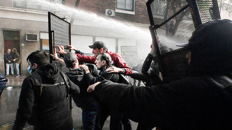 Repudio a la agresión en Recoleta.