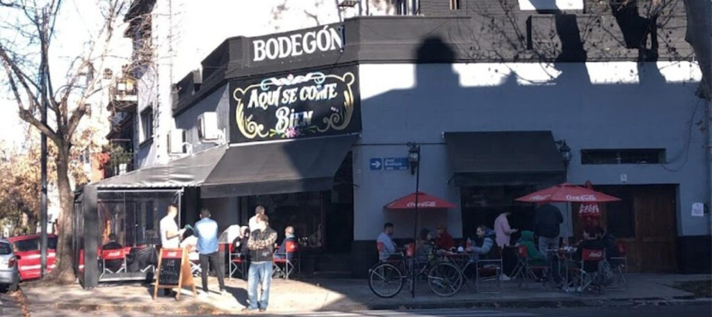 Asalto en bodegón de Parque Avellaneda