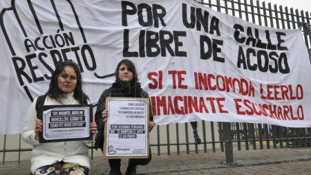 Las mijeres sufren acoso.