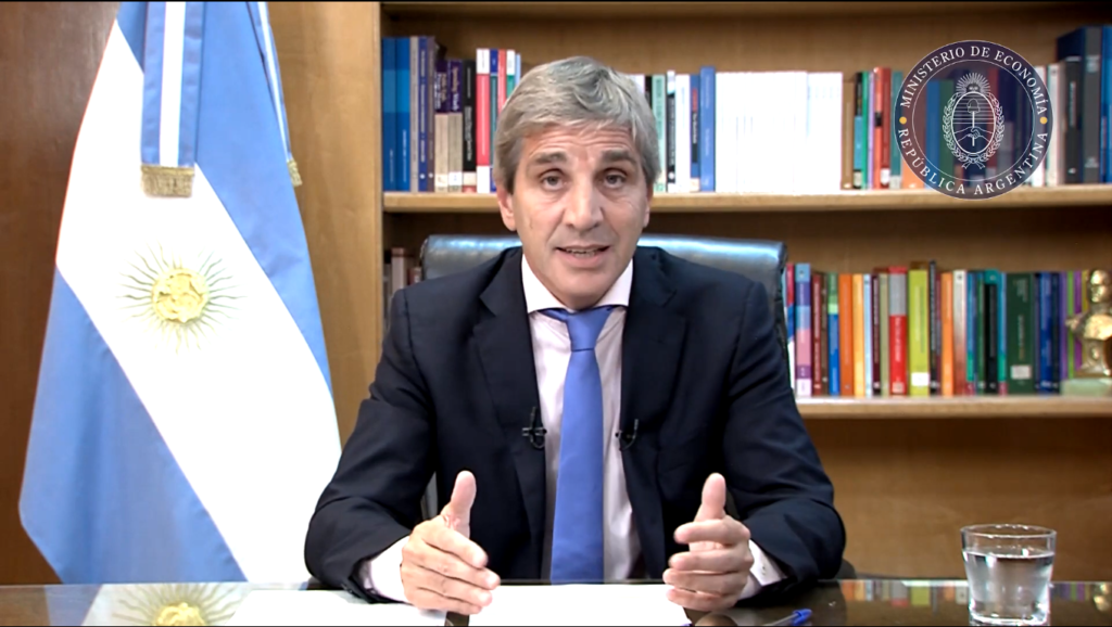 Caputo presentó el ajuste.