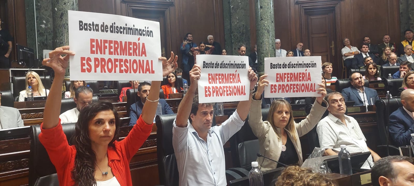 LUCHA DE ENFERMERAS.